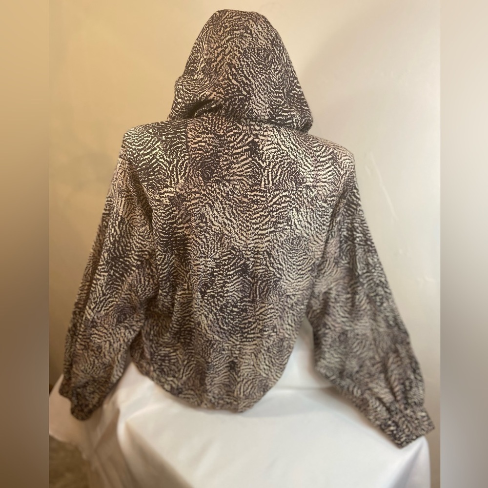 H & M~Cropped High Low Abstract Hooded Top/Jacket~Elastic Sleeves & Hem~Size S - Picture 12 of 14